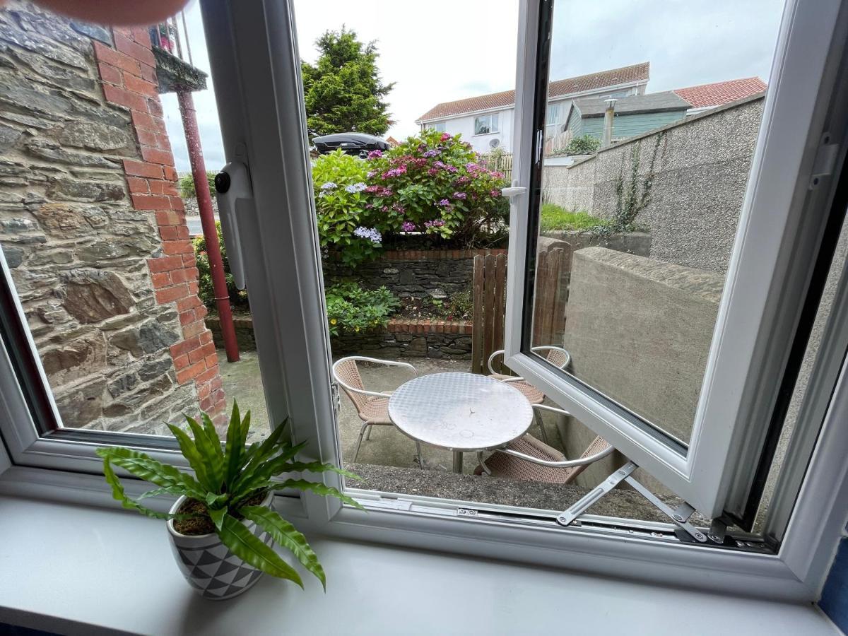 Lovely Apartment Overlooking The Harbour And Bay Ardglass Экстерьер фото